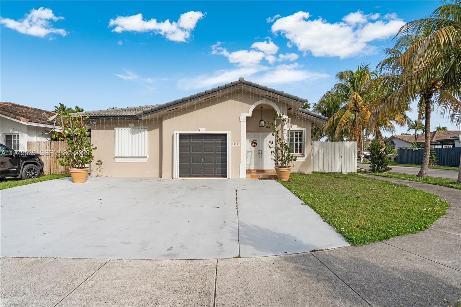 13941 SW 13th St Miami, FL 33184