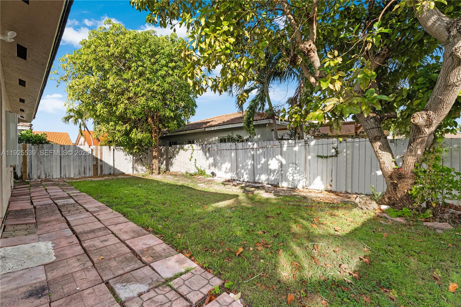 13941 SW 13th St Miami, FL 33184