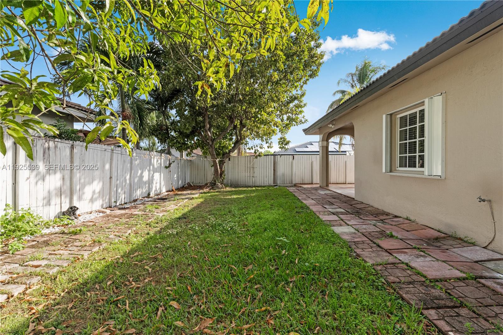 13941 SW 13th St Miami, FL 33184