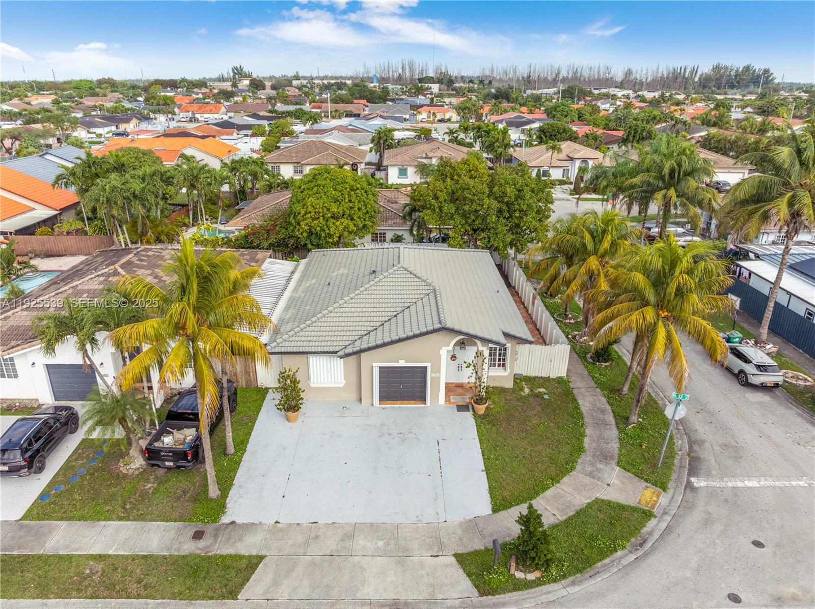 13941 SW 13th St Miami, FL 33184