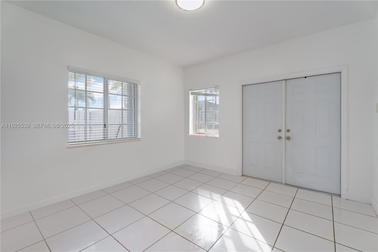 13941 SW 13th St Miami, FL 33184