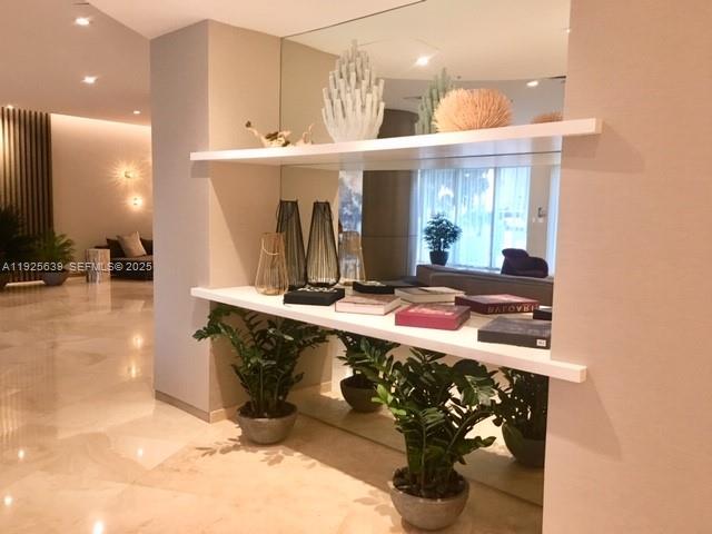 10275 Collins Ave #514 Bal Harbour, FL 33154