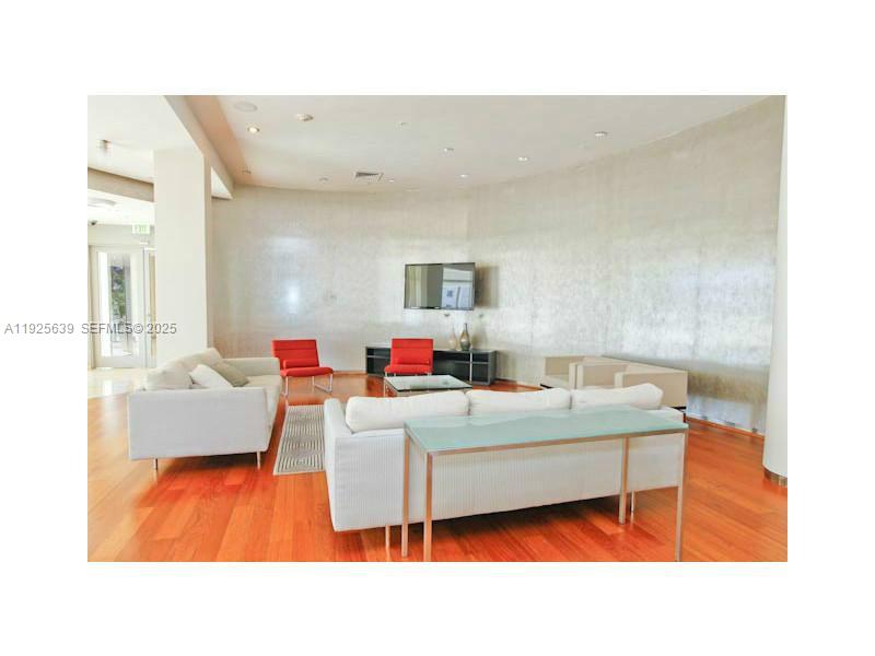 10275 Collins Ave #514 Bal Harbour, FL 33154
