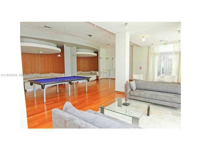 10275 Collins Ave #514 Bal Harbour, FL 33154