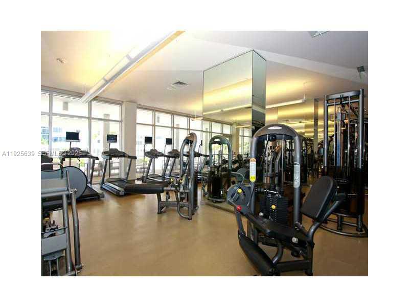 10275 Collins Ave #514 Bal Harbour, FL 33154