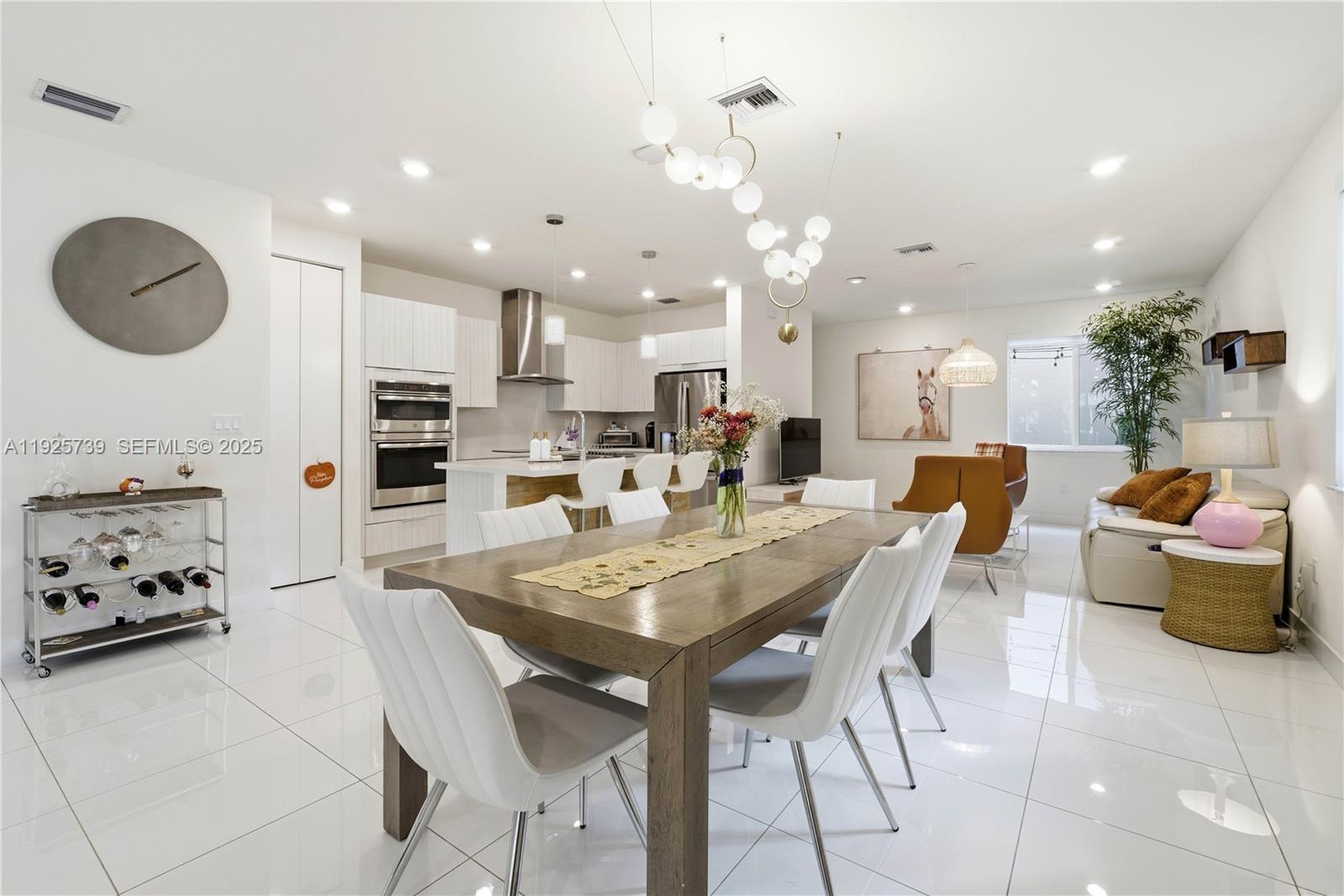 6611 NW 102nd Path Doral, FL 33178