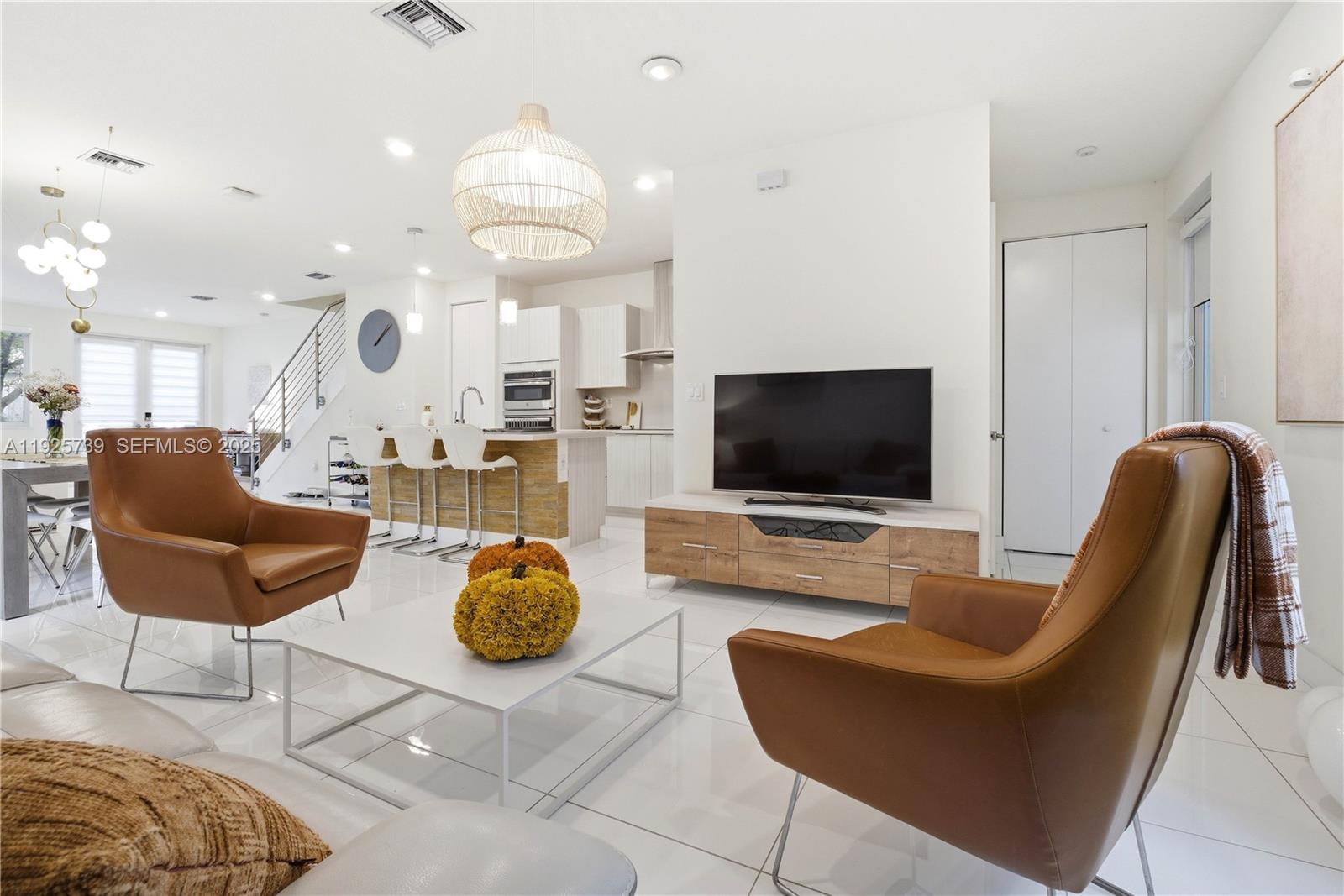 6611 NW 102nd Path Doral, FL 33178