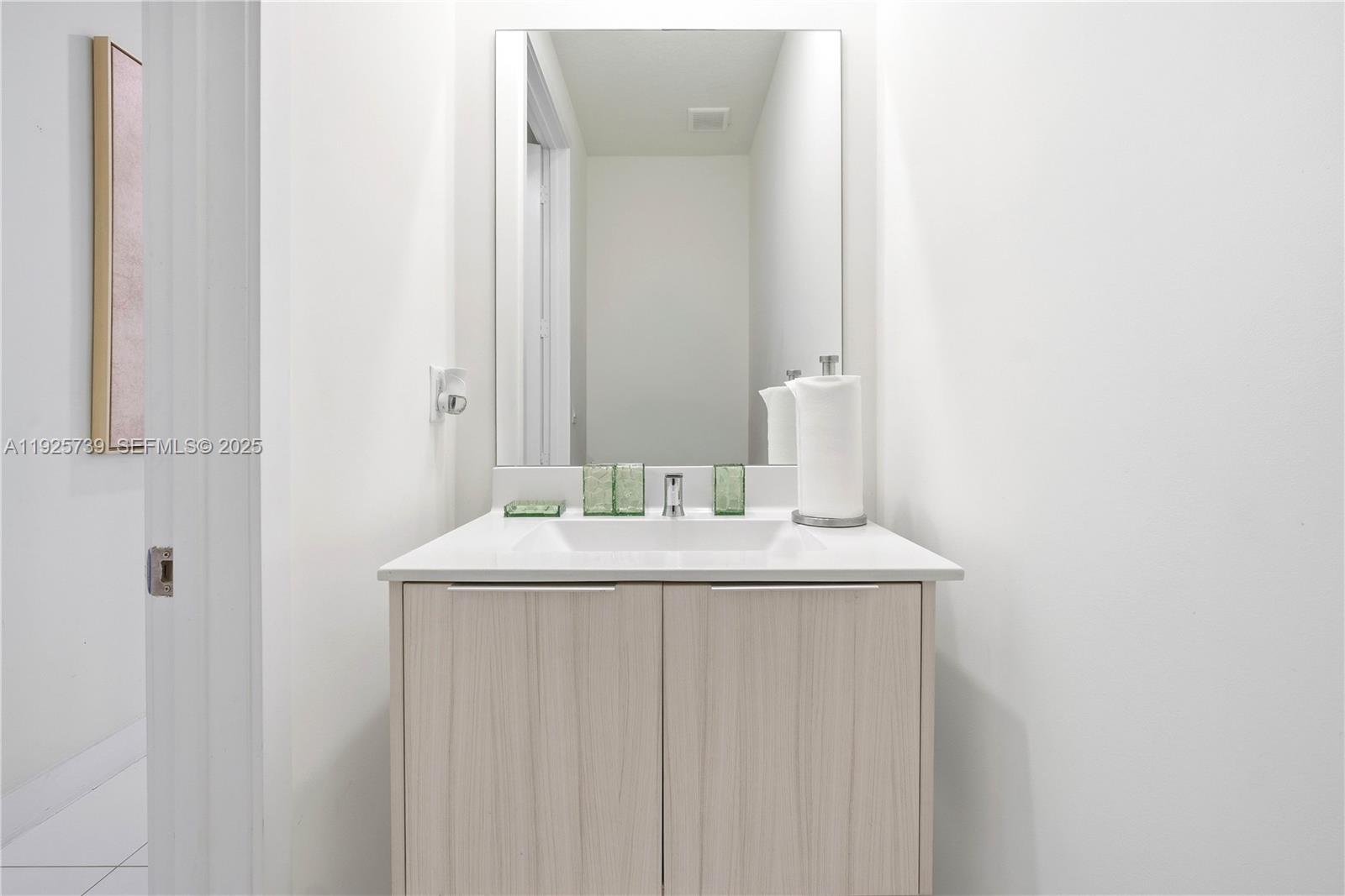 6611 NW 102nd Path Doral, FL 33178