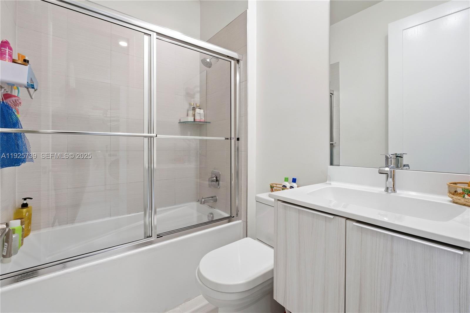 6611 NW 102nd Path Doral, FL 33178