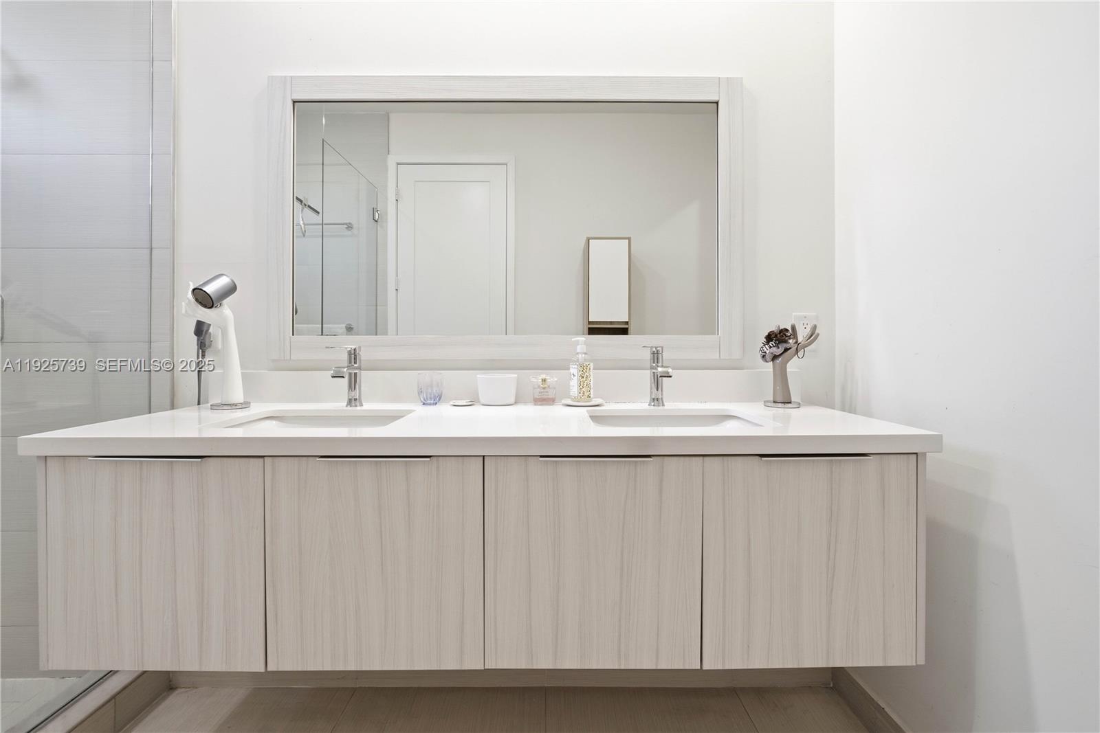 6611 NW 102nd Path Doral, FL 33178