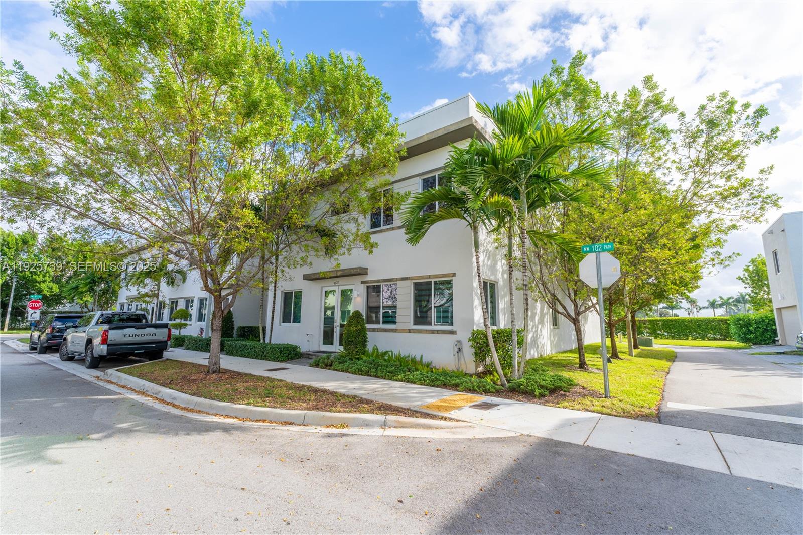 6611 NW 102nd Path Doral, FL 33178