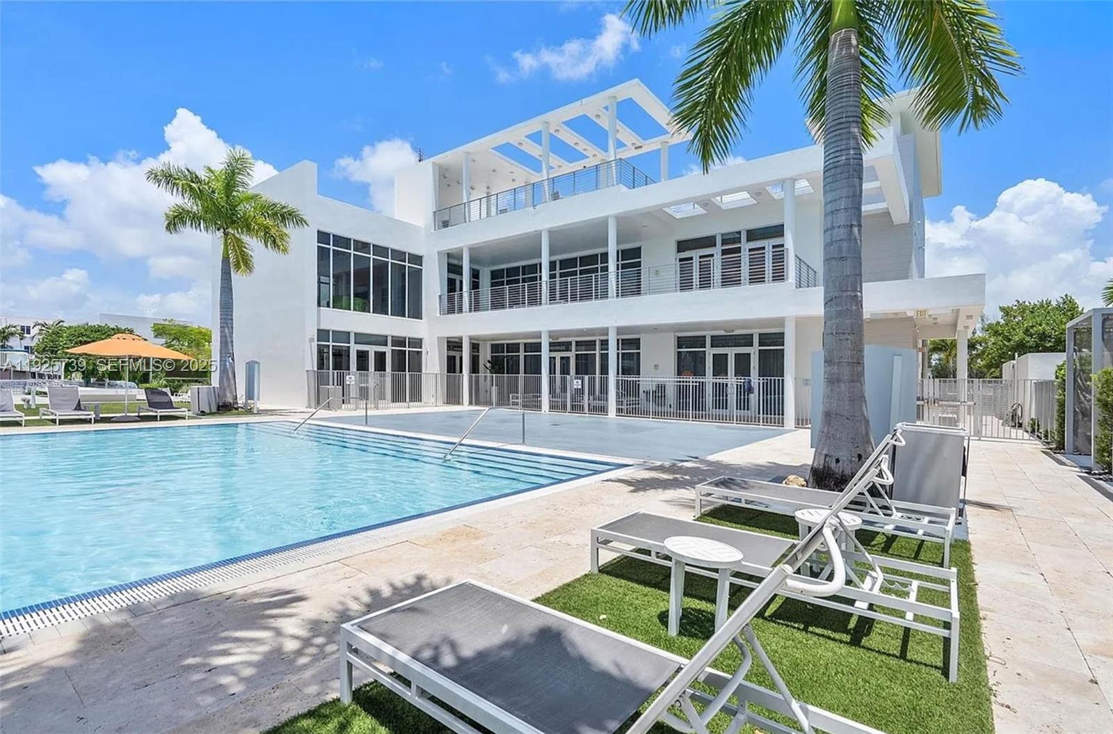 6611 NW 102nd Path Doral, FL 33178