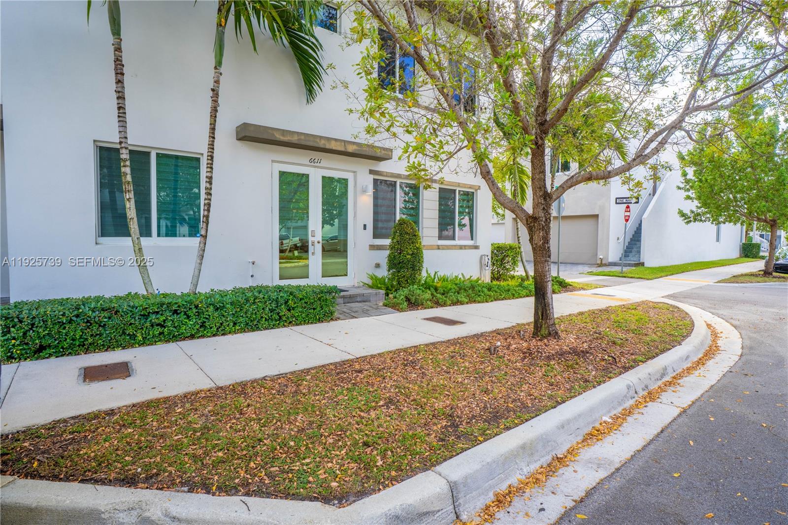 6611 NW 102nd Path Doral, FL 33178