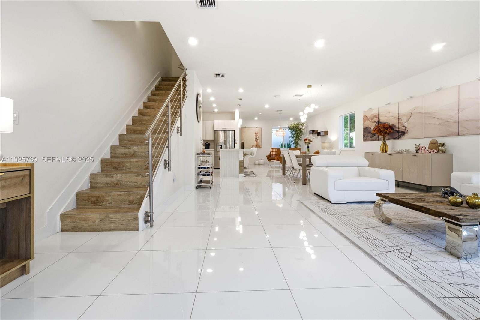 6611 NW 102nd Path Doral, FL 33178