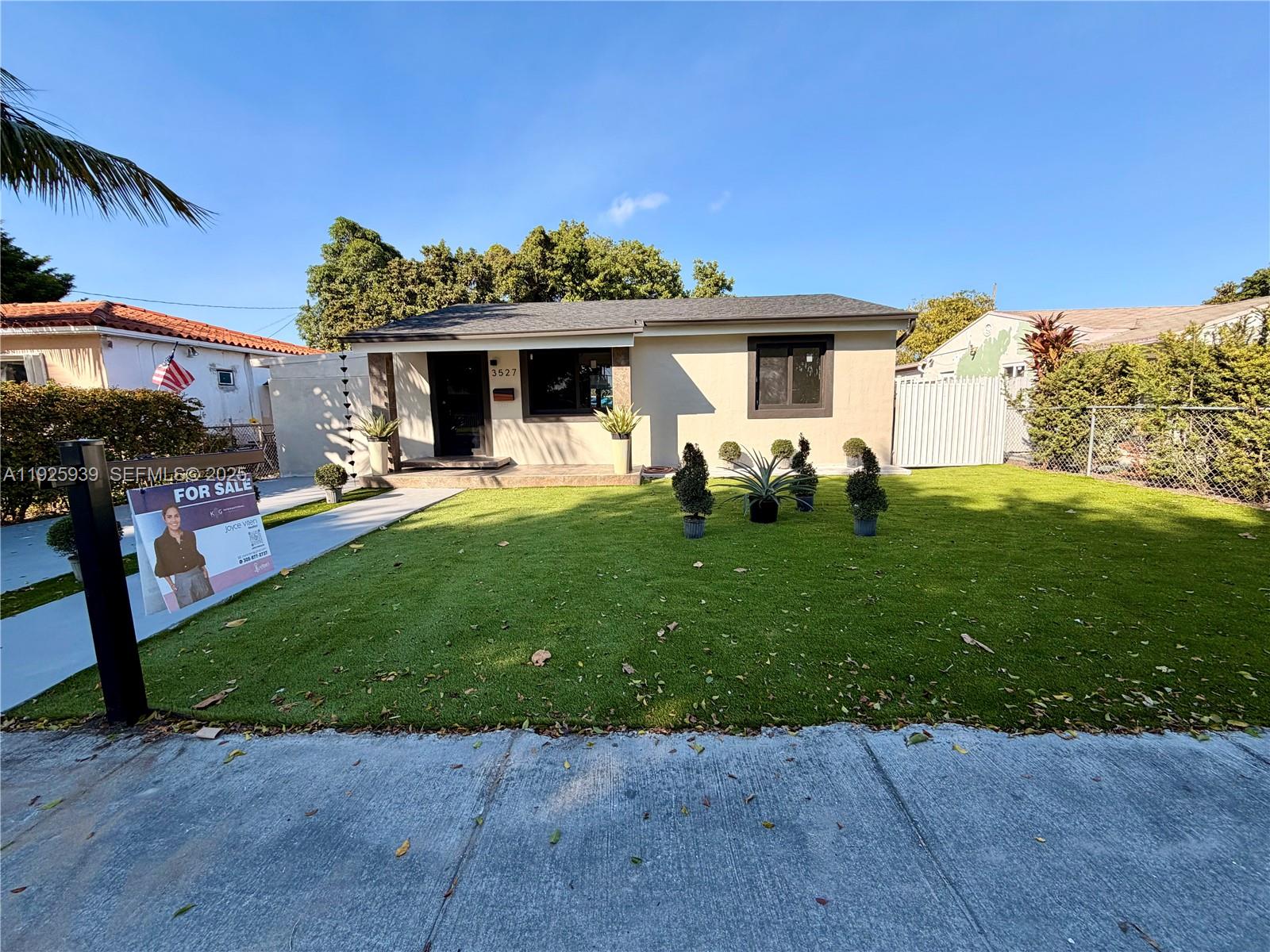 3527 NW 17th St Miami, FL 33125