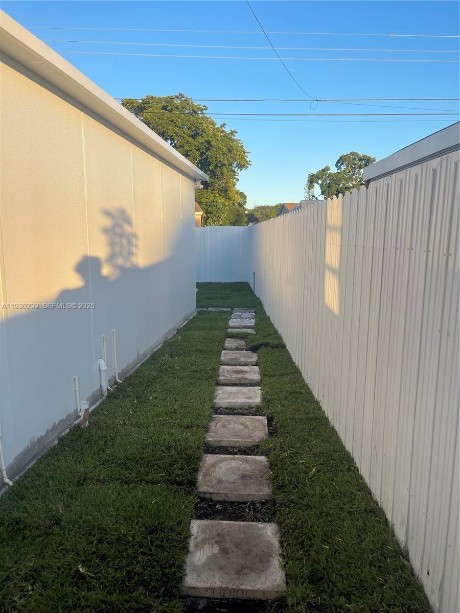 841 N 69th Ave Hollywood, FL 33024