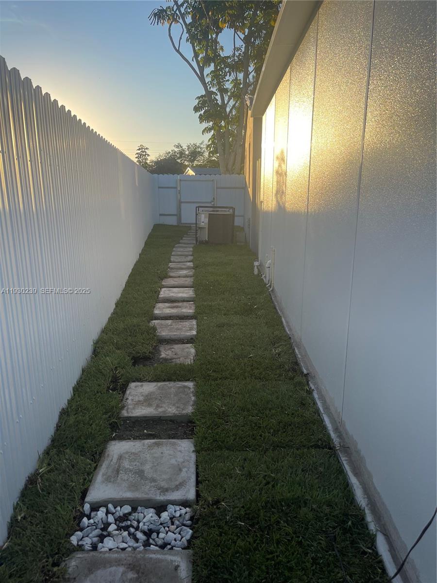 841 N 69th Ave Hollywood, FL 33024