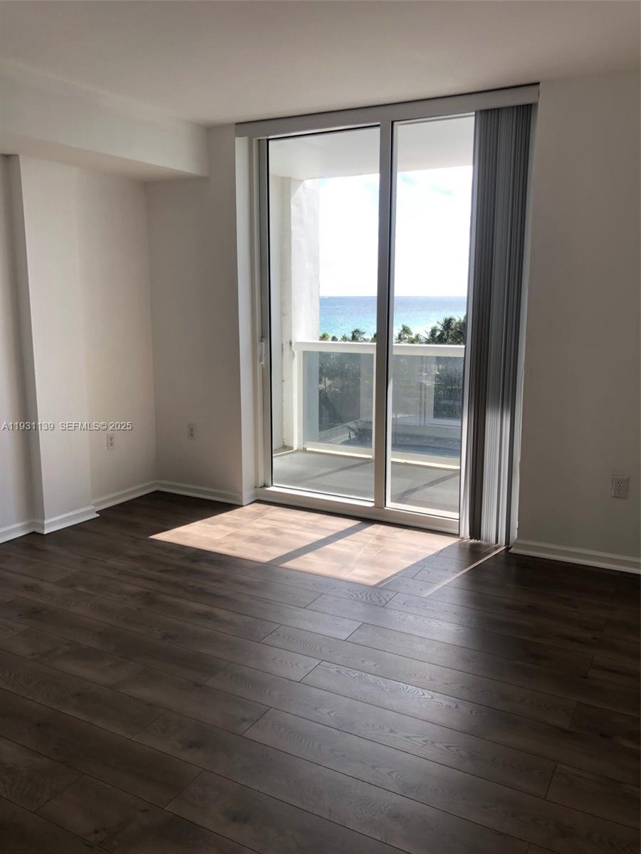 image Harbour House7