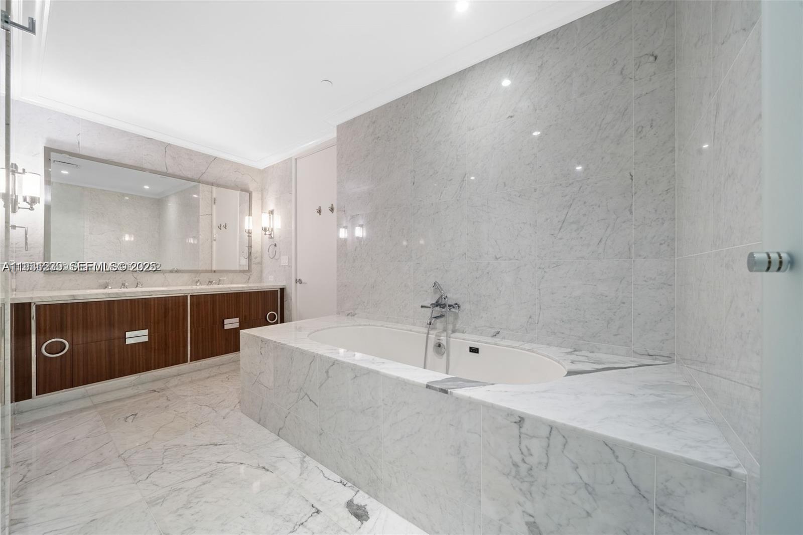 15701 Collins Ave #2803 Sunny Isles Beach, FL 33160