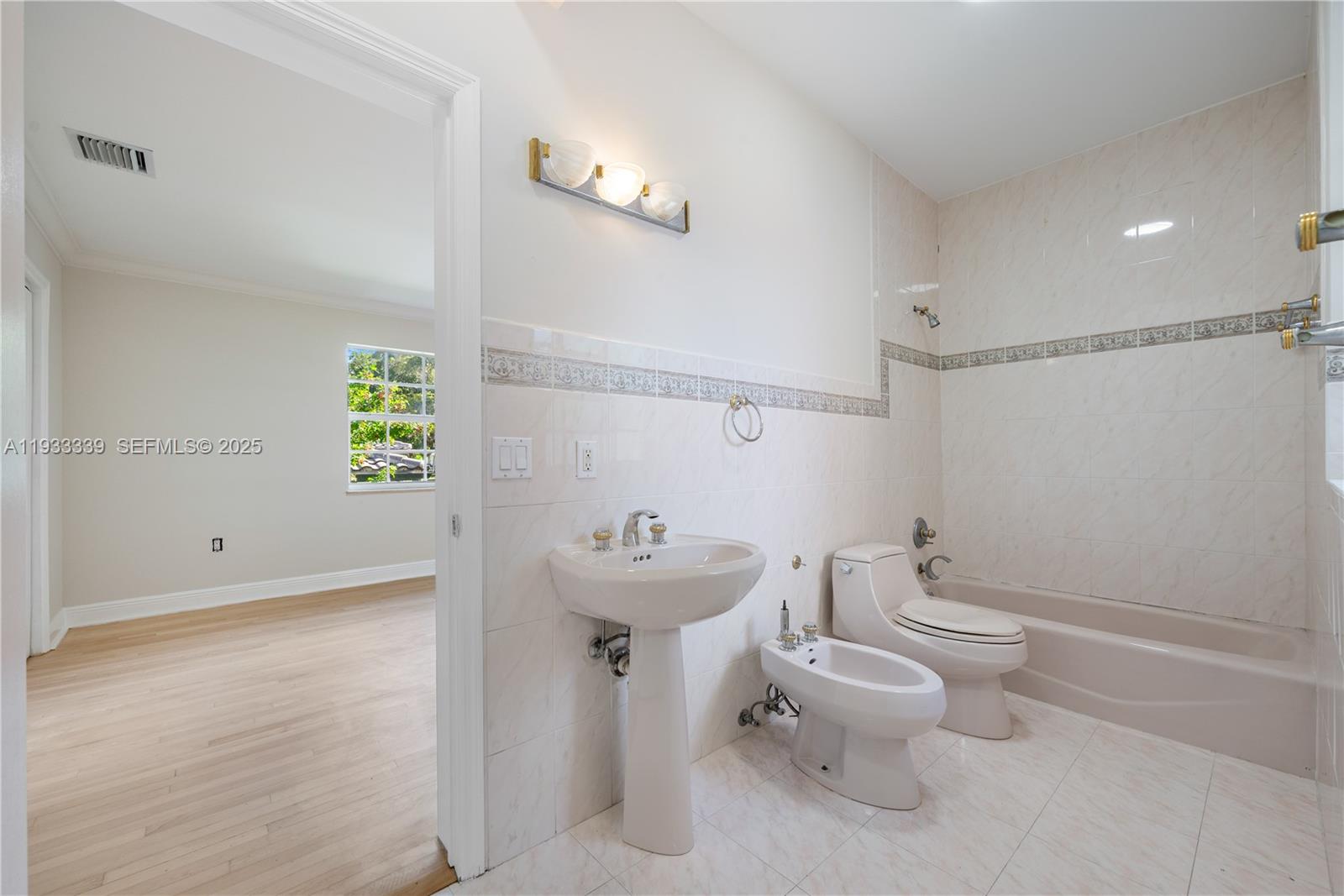 1511 Agua Ave Coral Gables, FL 33156