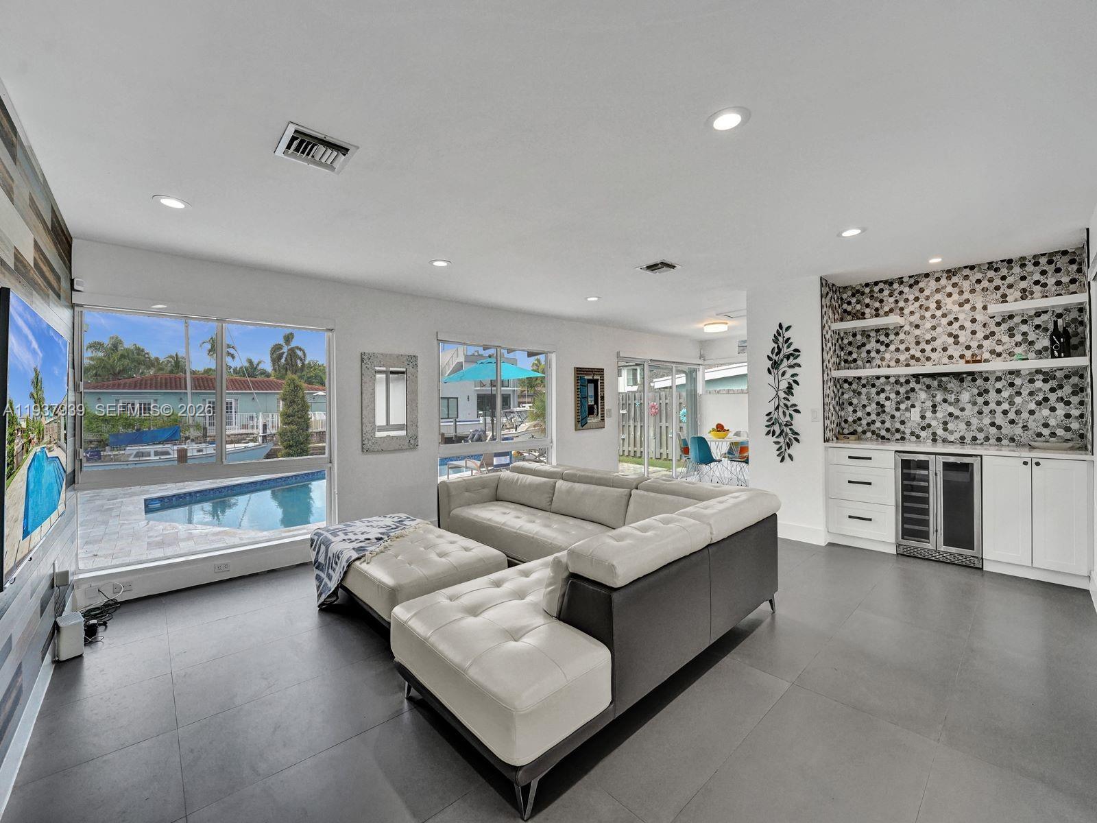 1108 Tangelo Isle Fort Lauderdale, FL 33315