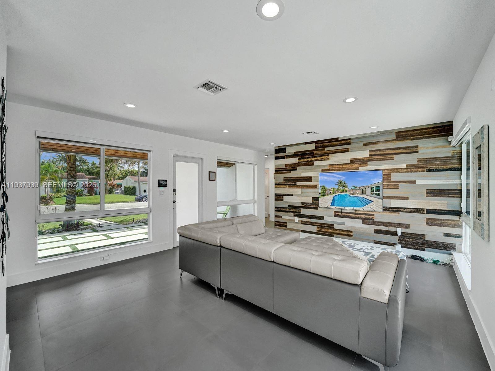 1108 Tangelo Isle Fort Lauderdale, FL 33315