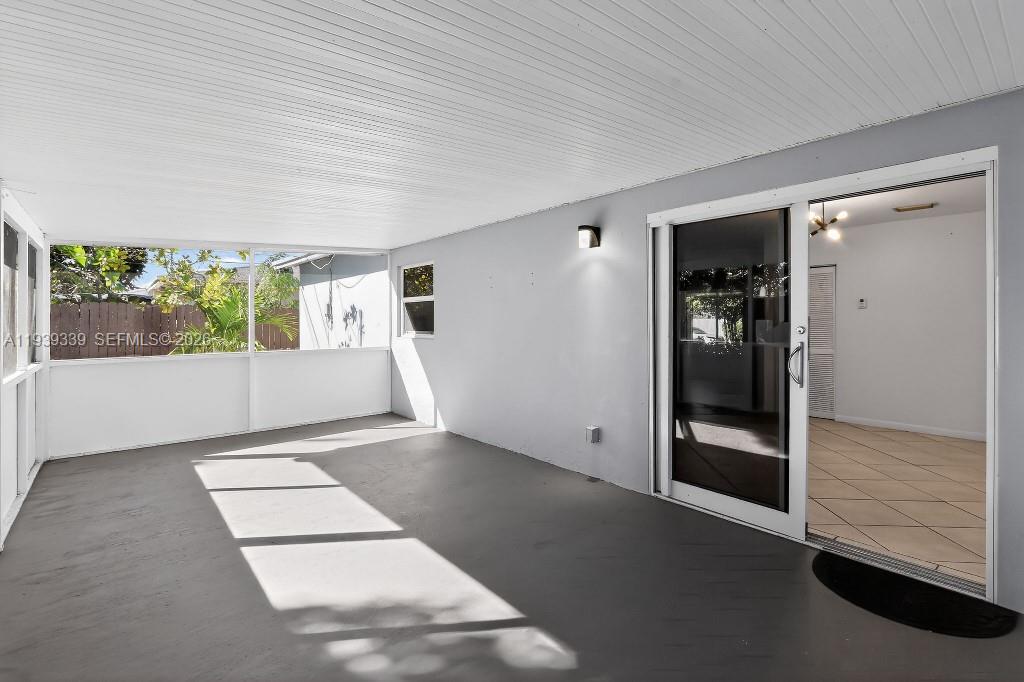 9900 SW 164th Ter Miami, FL 33157