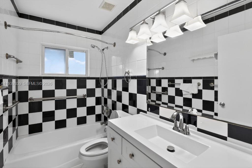 9900 SW 164th Ter Miami, FL 33157