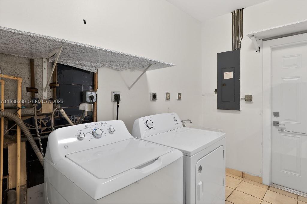 9900 SW 164th Ter Miami, FL 33157