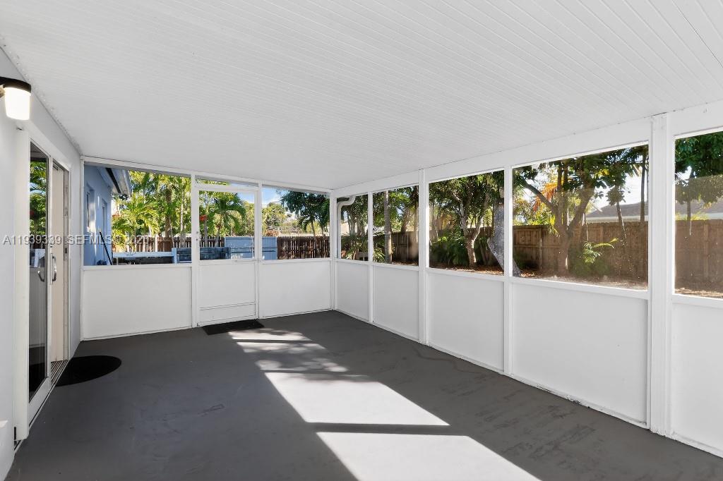 9900 SW 164th Ter Miami, FL 33157