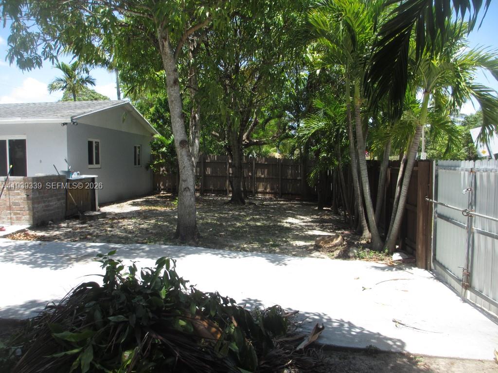 9900 SW 164th Ter Miami, FL 33157