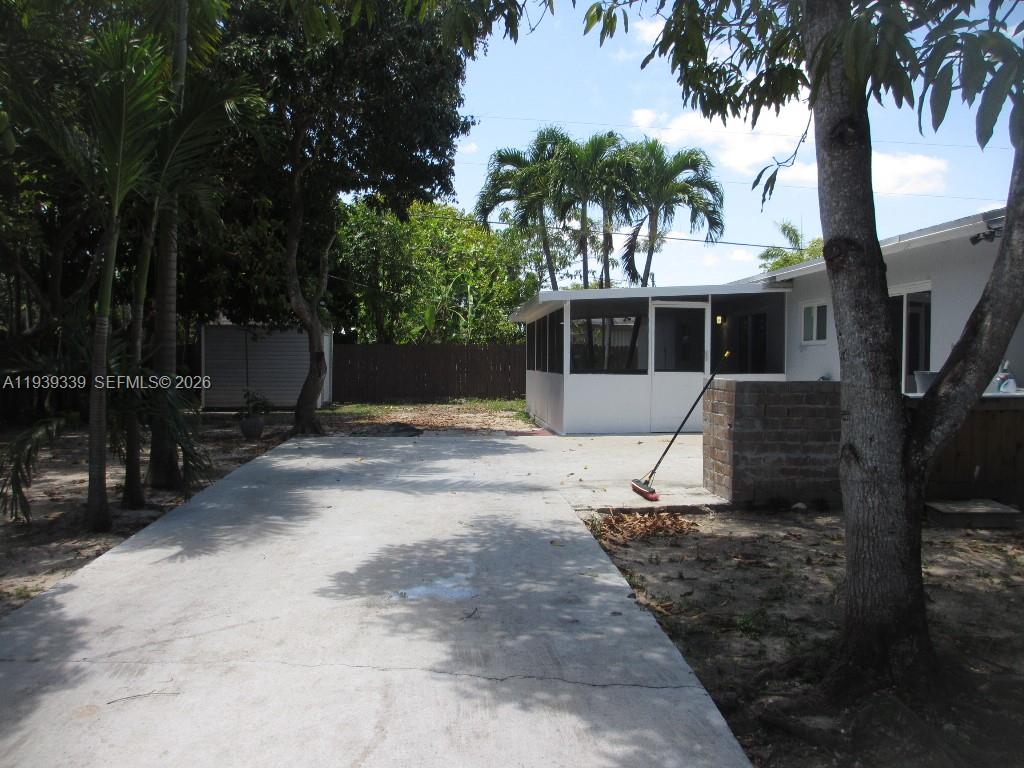 9900 SW 164th Ter Miami, FL 33157