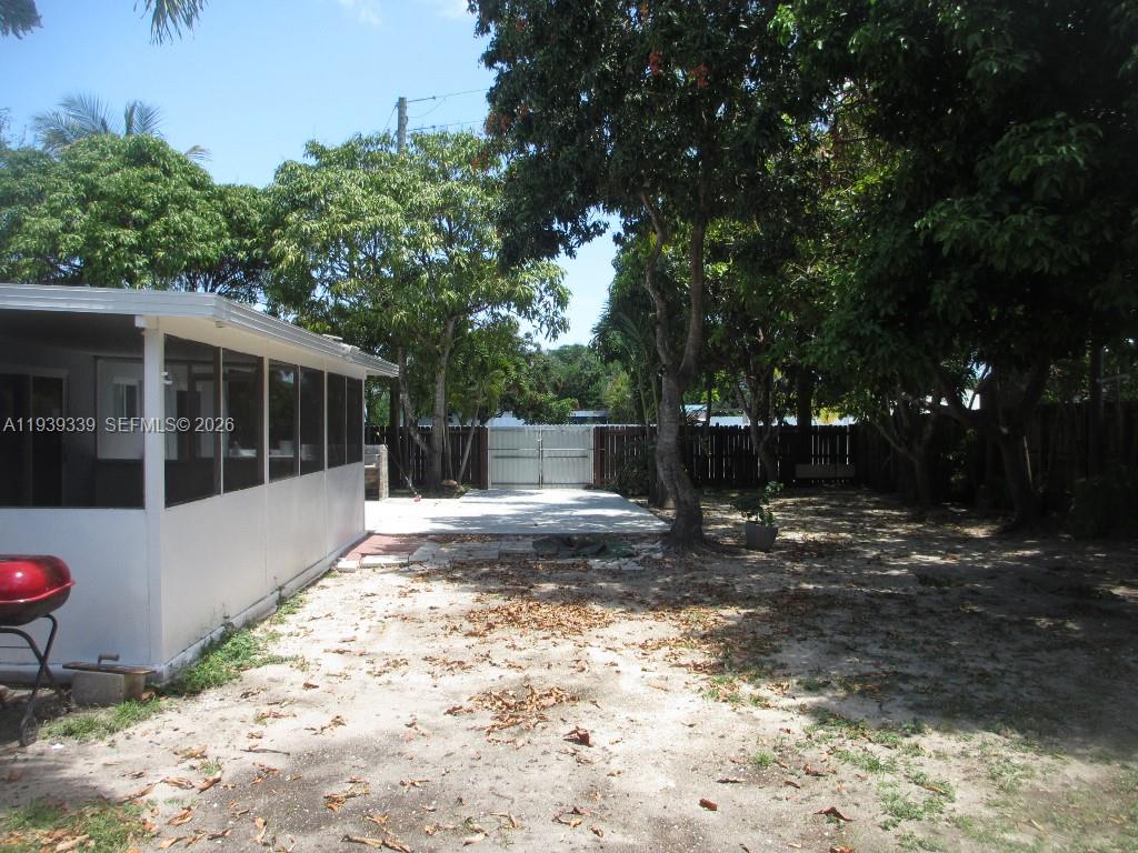 9900 SW 164th Ter Miami, FL 33157