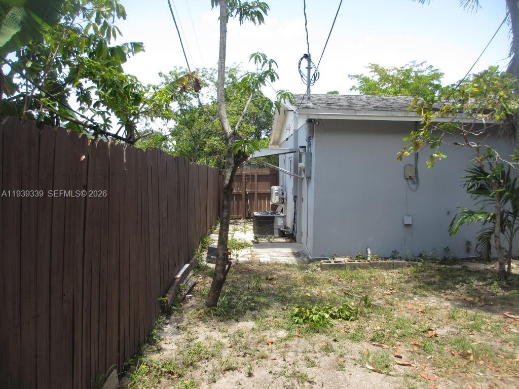 9900 SW 164th Ter Miami, FL 33157