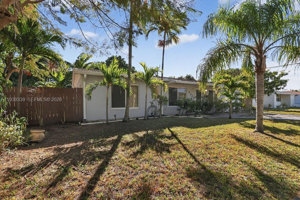 9900 SW 164th Ter Miami, FL 33157