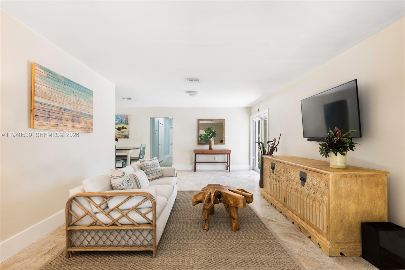 2201 SW 22nd Ter Miami, FL 33145