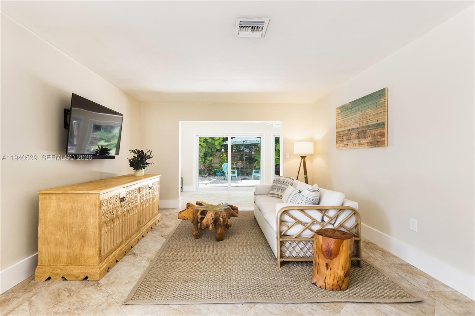 2201 SW 22nd Ter Miami, FL 33145