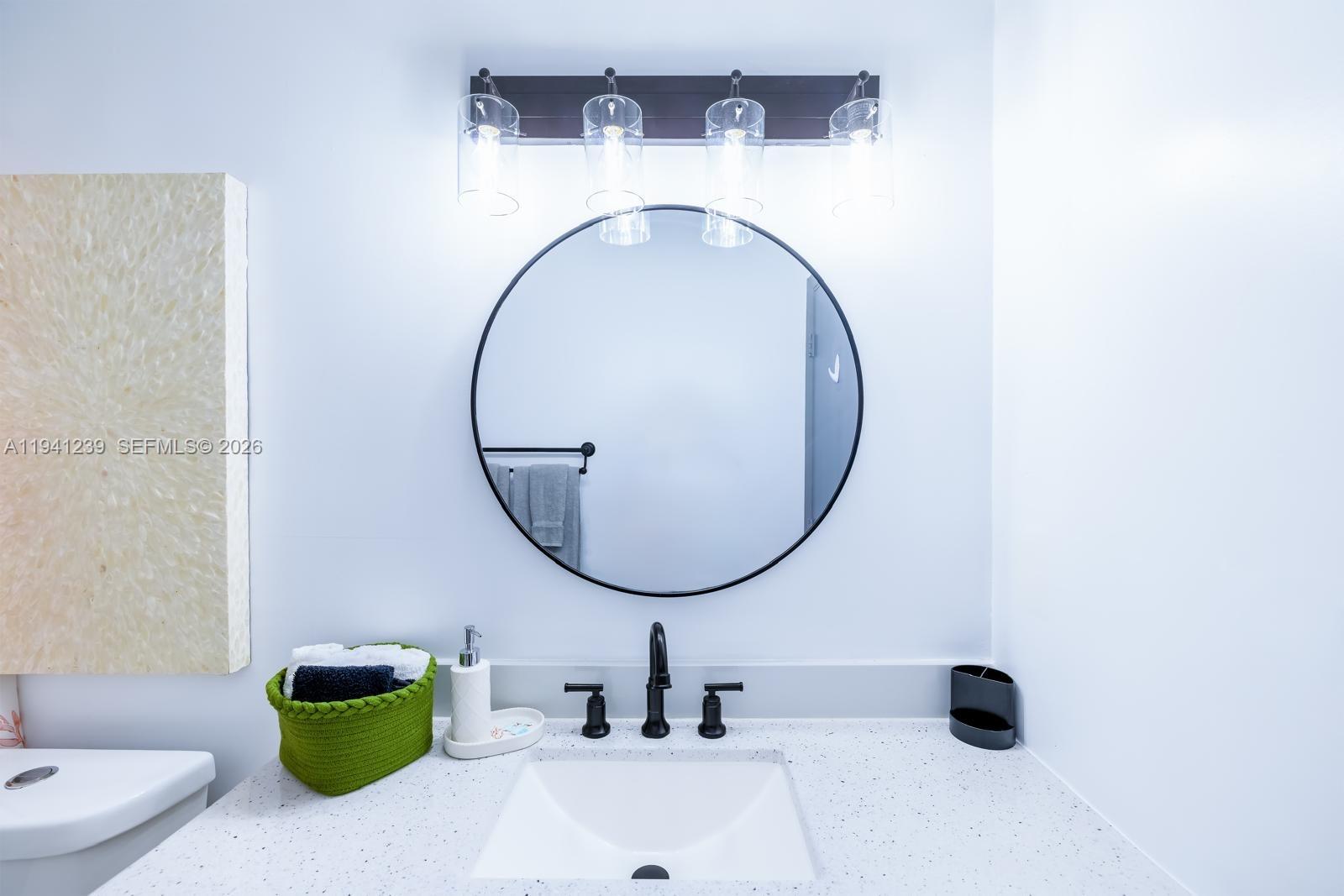 312 N Luna Ct Hollywood, FL 33021