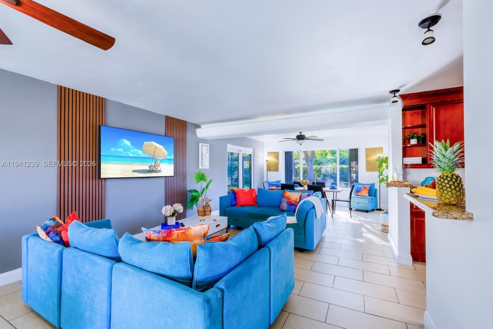 312 N Luna Ct Hollywood, FL 33021