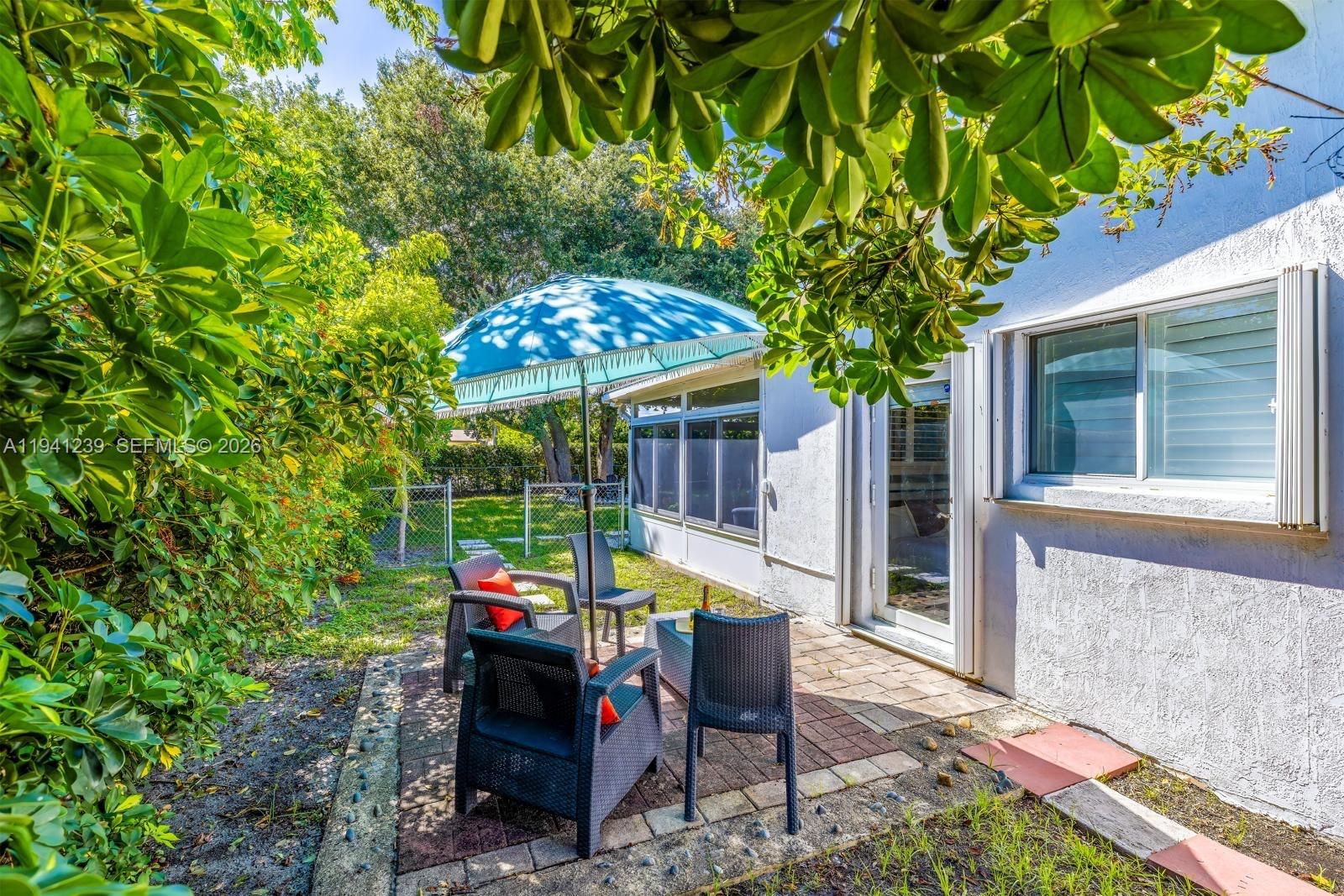 312 N Luna Ct Hollywood, FL 33021