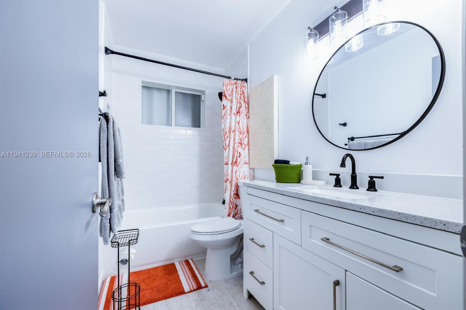 312 N Luna Ct Hollywood, FL 33021