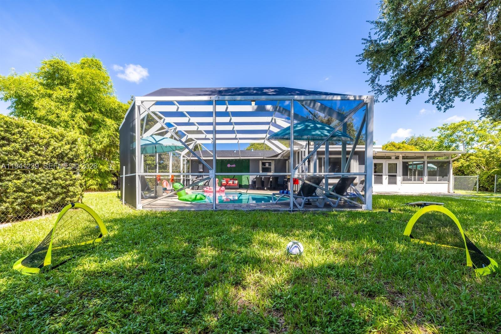 312 N Luna Ct Hollywood, FL 33021