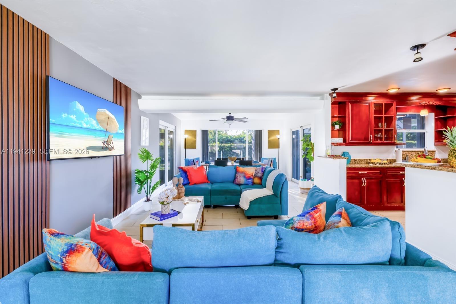 312 N Luna Ct Hollywood, FL 33021