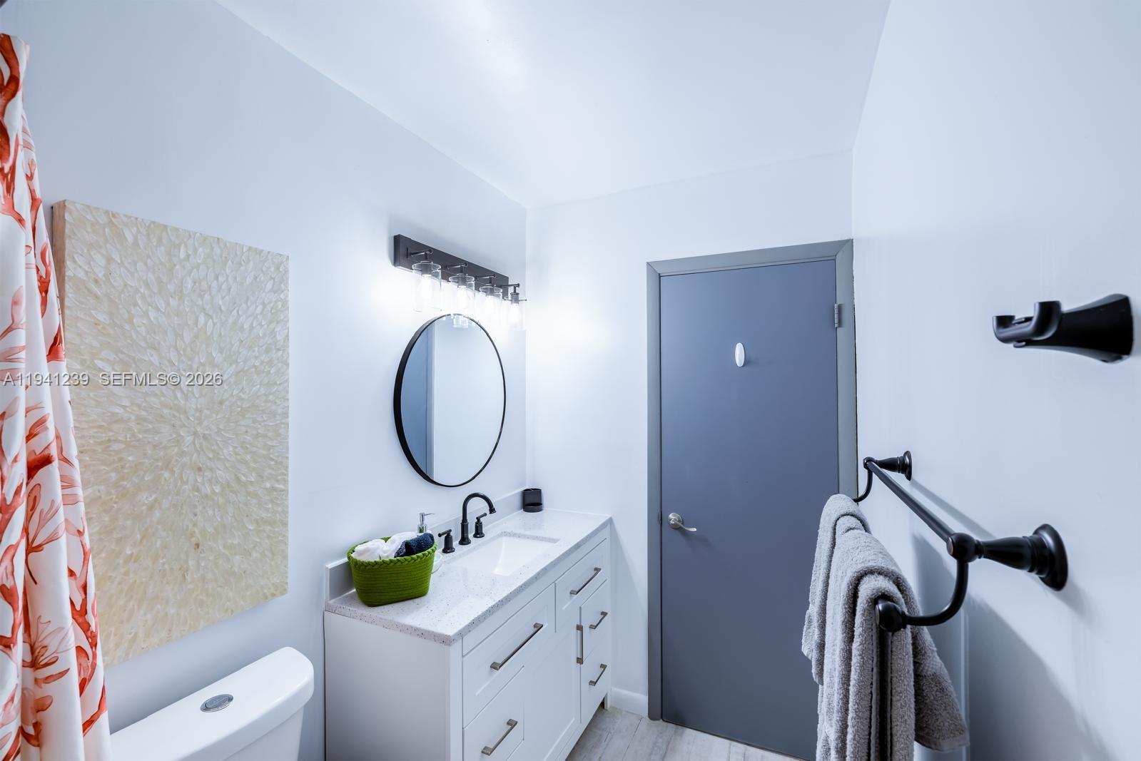 312 N Luna Ct Hollywood, FL 33021