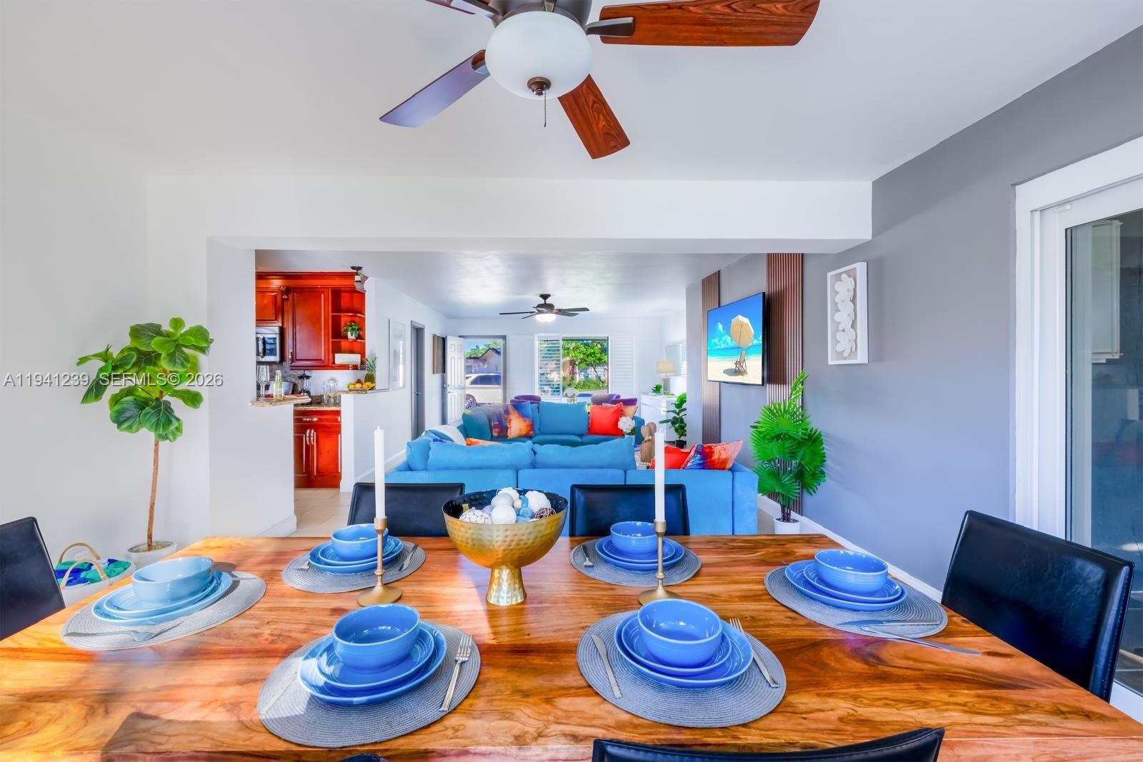 312 N Luna Ct Hollywood, FL 33021