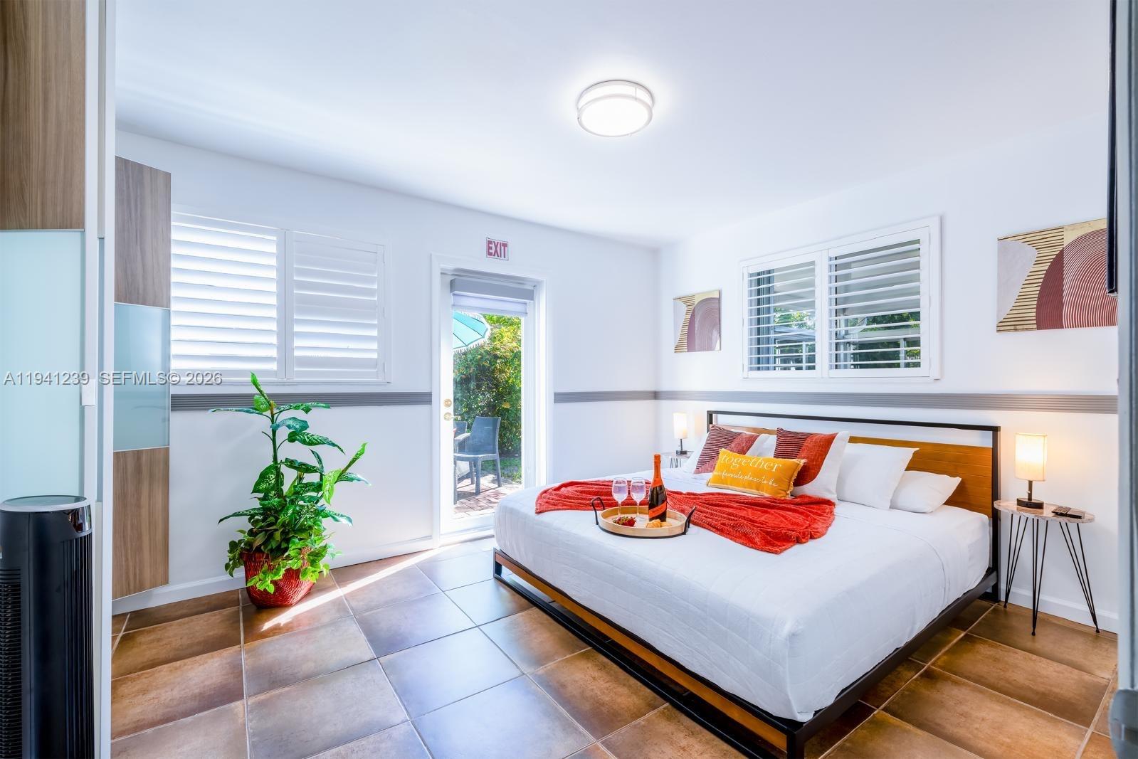 312 N Luna Ct Hollywood, FL 33021