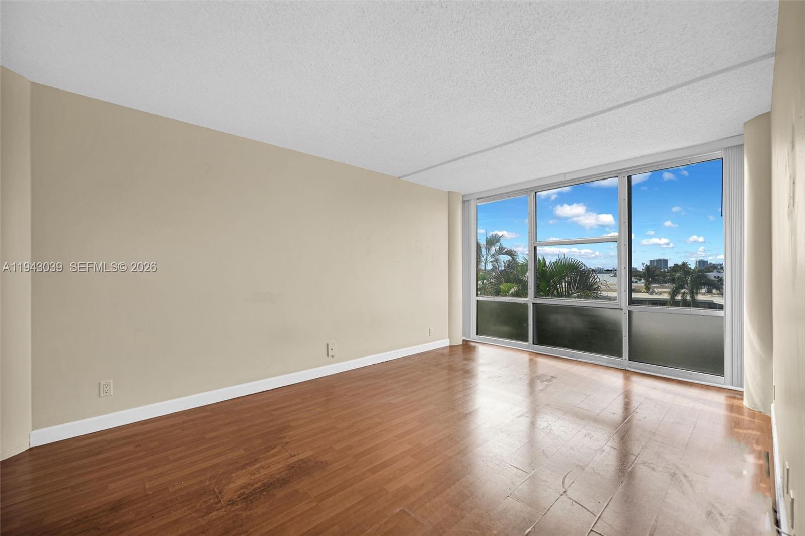 900 Bay Dr #321 Miami Beach, FL 33141