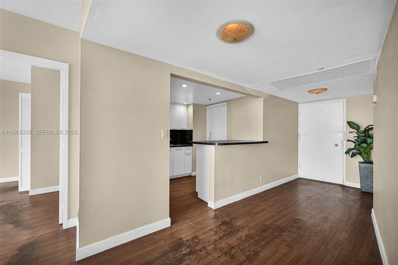 900 Bay Dr #321 Miami Beach, FL 33141