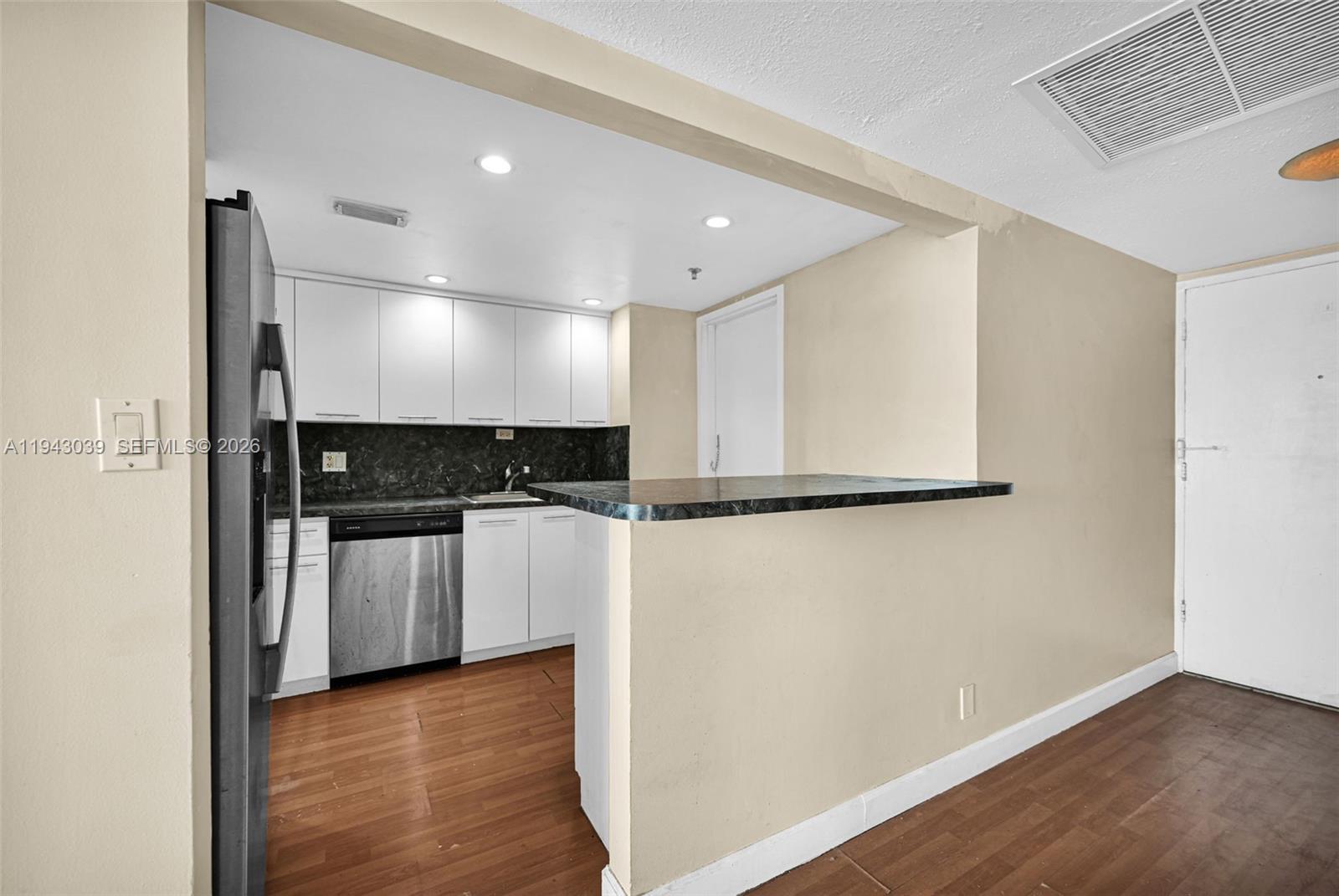 900 Bay Dr #321 Miami Beach, FL 33141