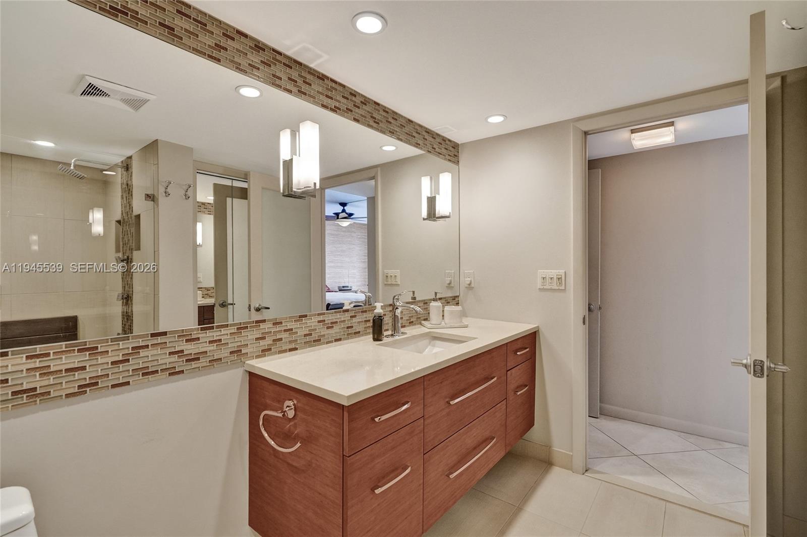 400 Leslie Dr #710 Hallandale Beach, FL 33009